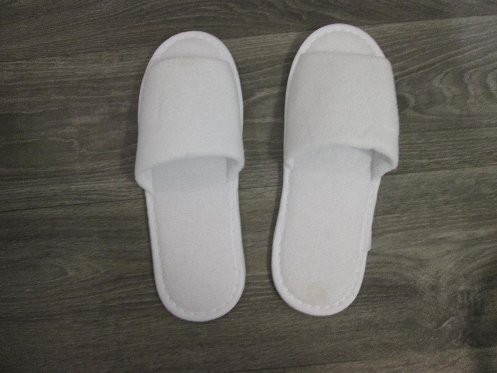 badslippers universeel nieuw, Verzenden, Zo goed als nieuw, Sneakers of Gympen