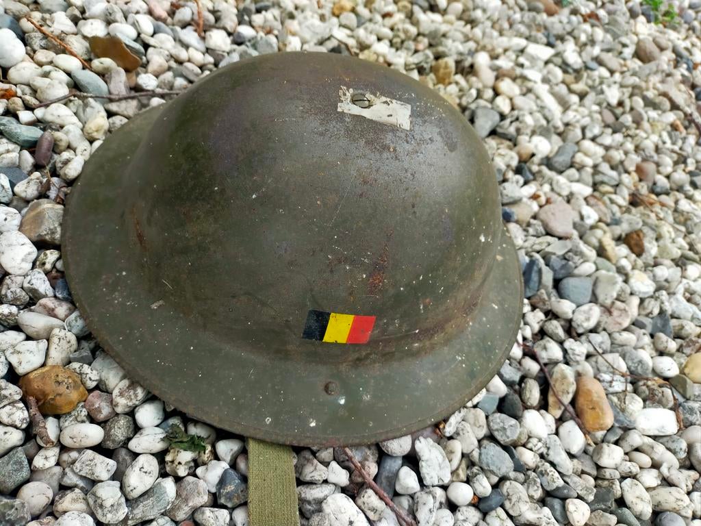 Vintage Belgische legerhelm - WOII, Ophalen of Verzenden, Landmacht, Overige gebieden, Helm of Baret