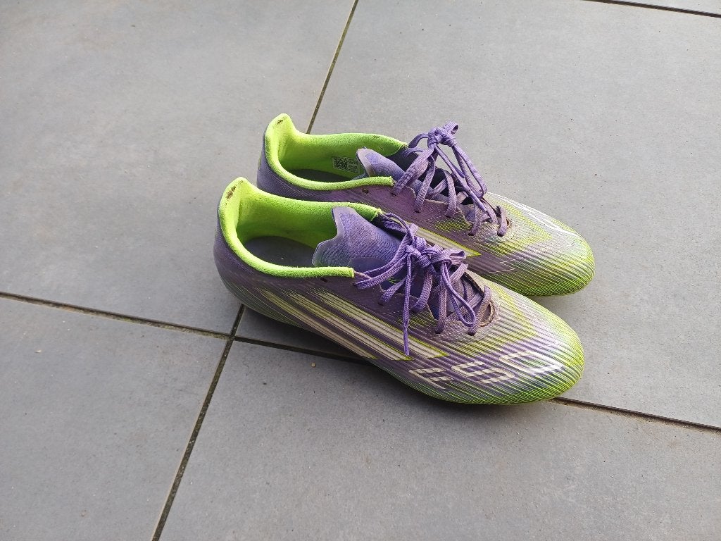 Adidas voetbalschoenen maat 44, Ophalen, Gebruikt, Maat XS of kleiner, Schoenen