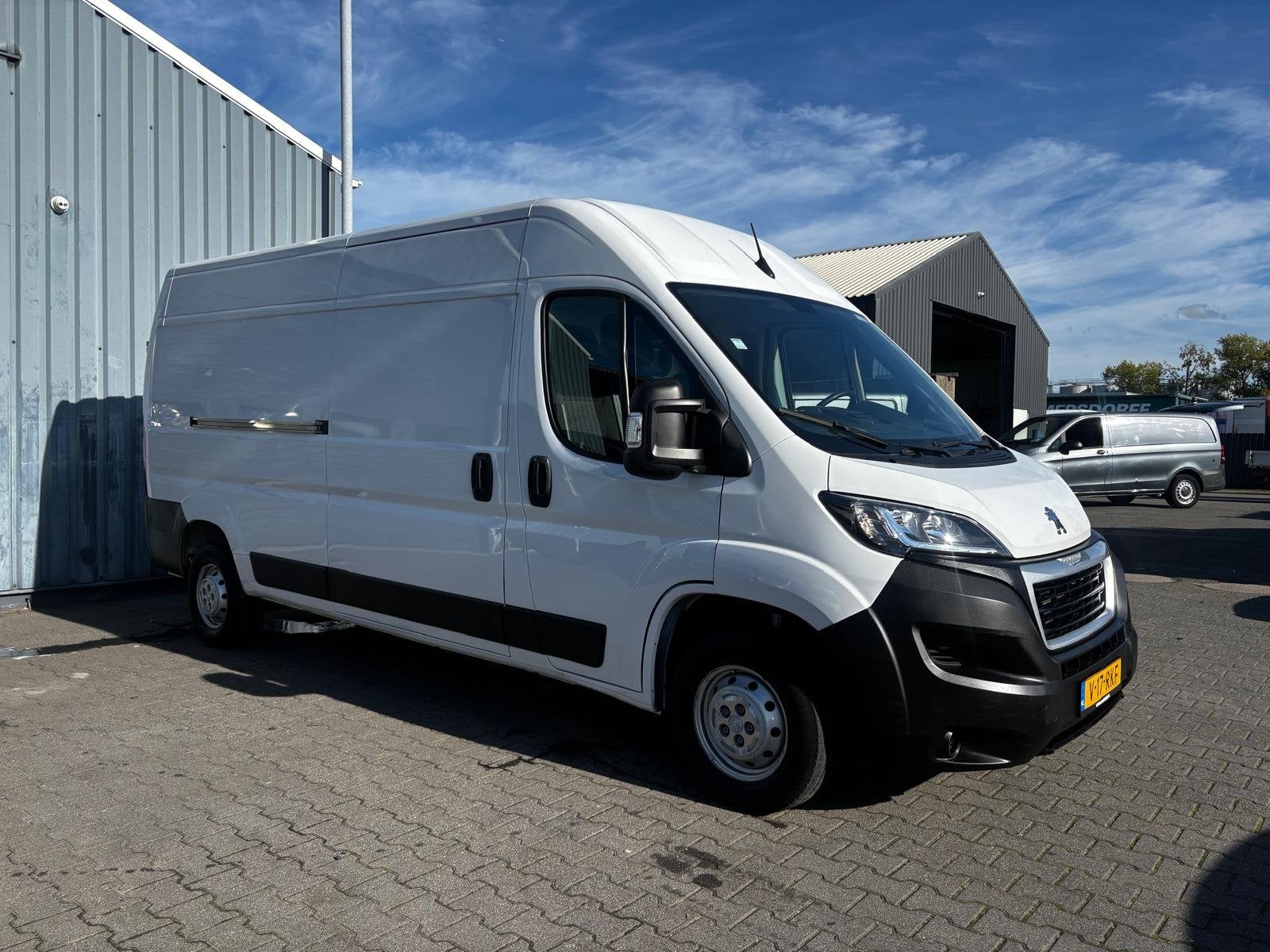 Peugeot Boxer 2.2 BlueHDI L3 H2 Airco Navi 2x Schuifdeur!, Auto's, Voorwielaandrijving, Gebruikt, Euro 6, 4 cilinders