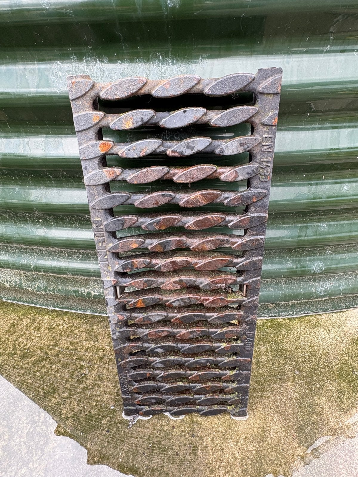 16 stuks goot roosters - zo goed als nieuw, Overige materialen, Zo goed als nieuw, Minder dan 2 meter, Dakgoot