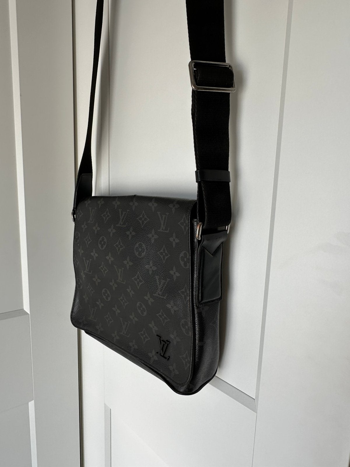Louis Vuitton district Pm  origineel, Sieraden, Tassen en Uiterlijk, Tassen | Schoudertassen, Ophalen, Zo goed als nieuw, Zwart