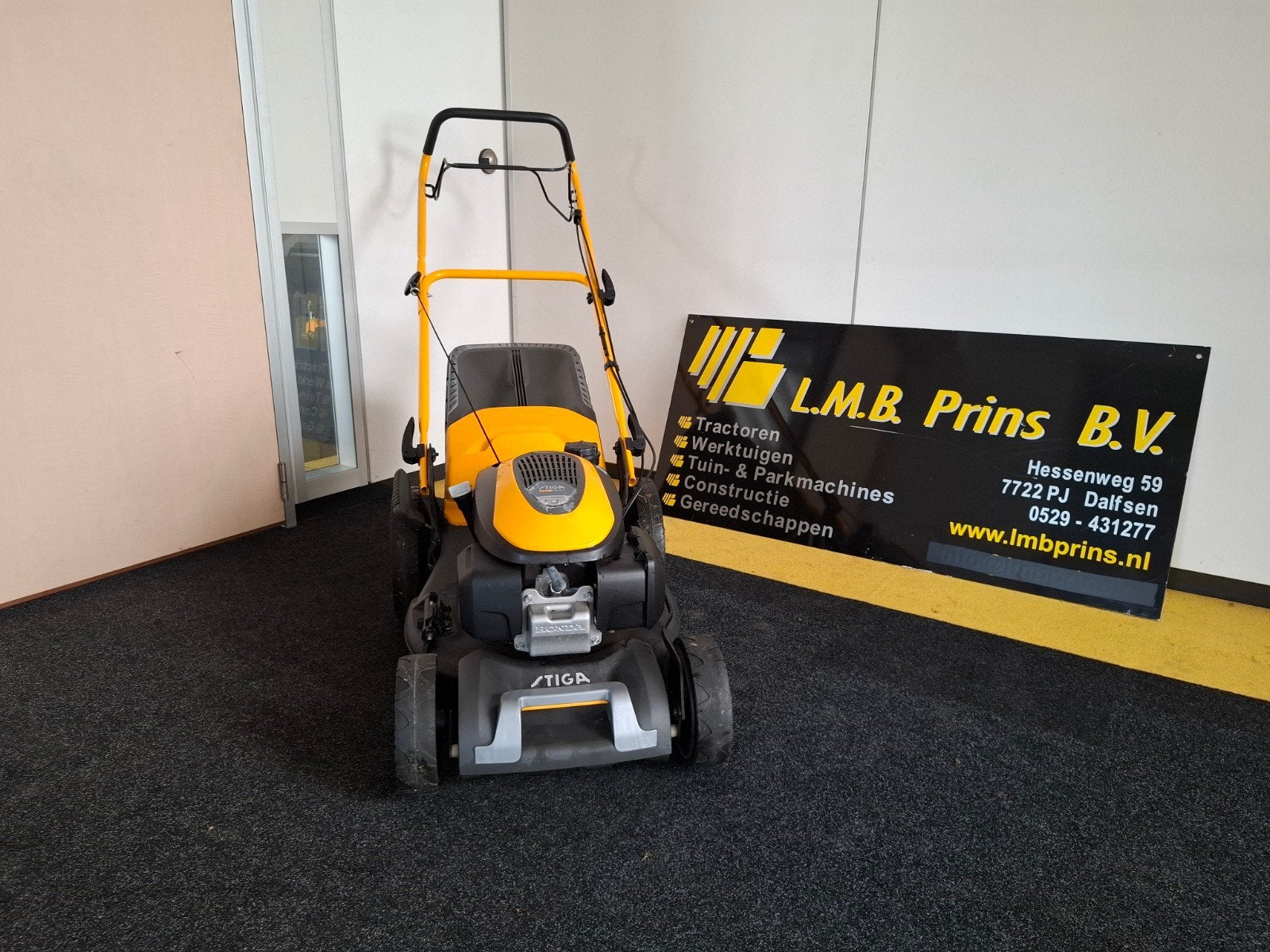 STIGA 48 SQ H Benzine Grasmaaier met Mulchkit en Zijuitworp, Ophalen, Cirkelmaaier, Gebruikt, .