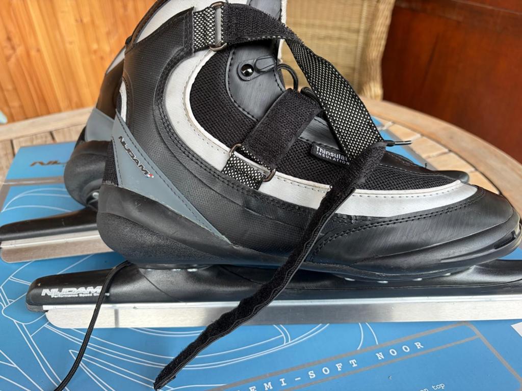 Nijdam Noren semi-soft schaatsen - Maat 43, Sport en Fitness, Schaatsen, Ophalen of Verzenden, Zo goed als nieuw, Noren, Nijdam