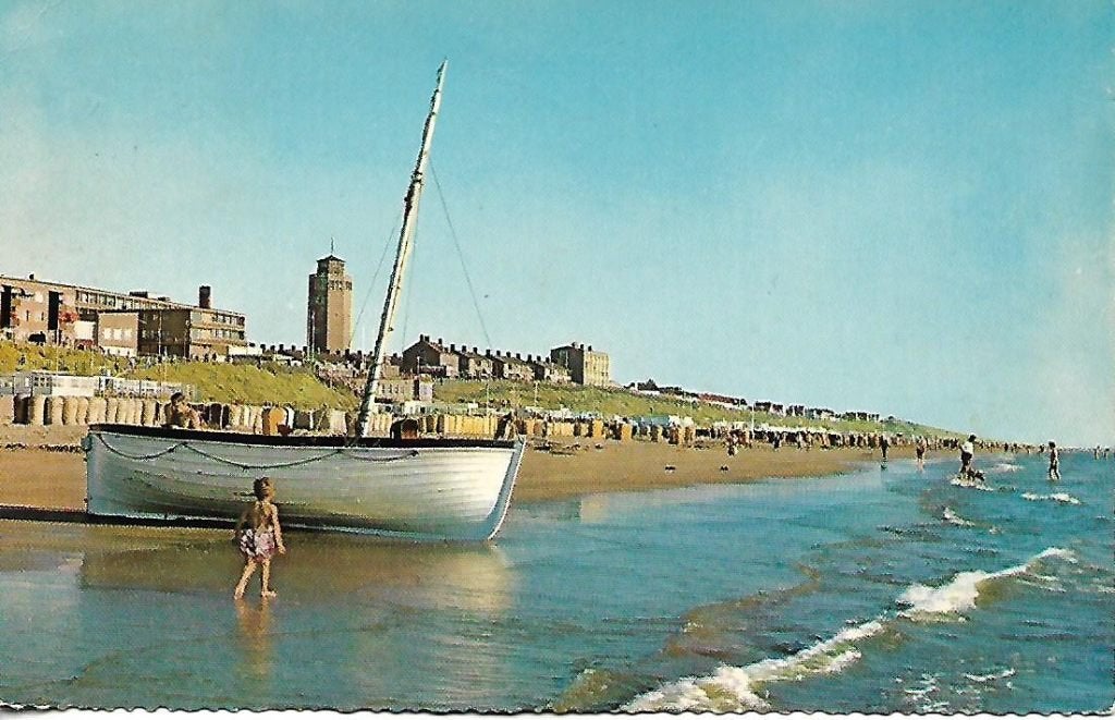Zandvoort- -Strandgezicht met Uitkijktoren., Verzenden, 1960 tot 1980, Gelopen, Noord-Holland