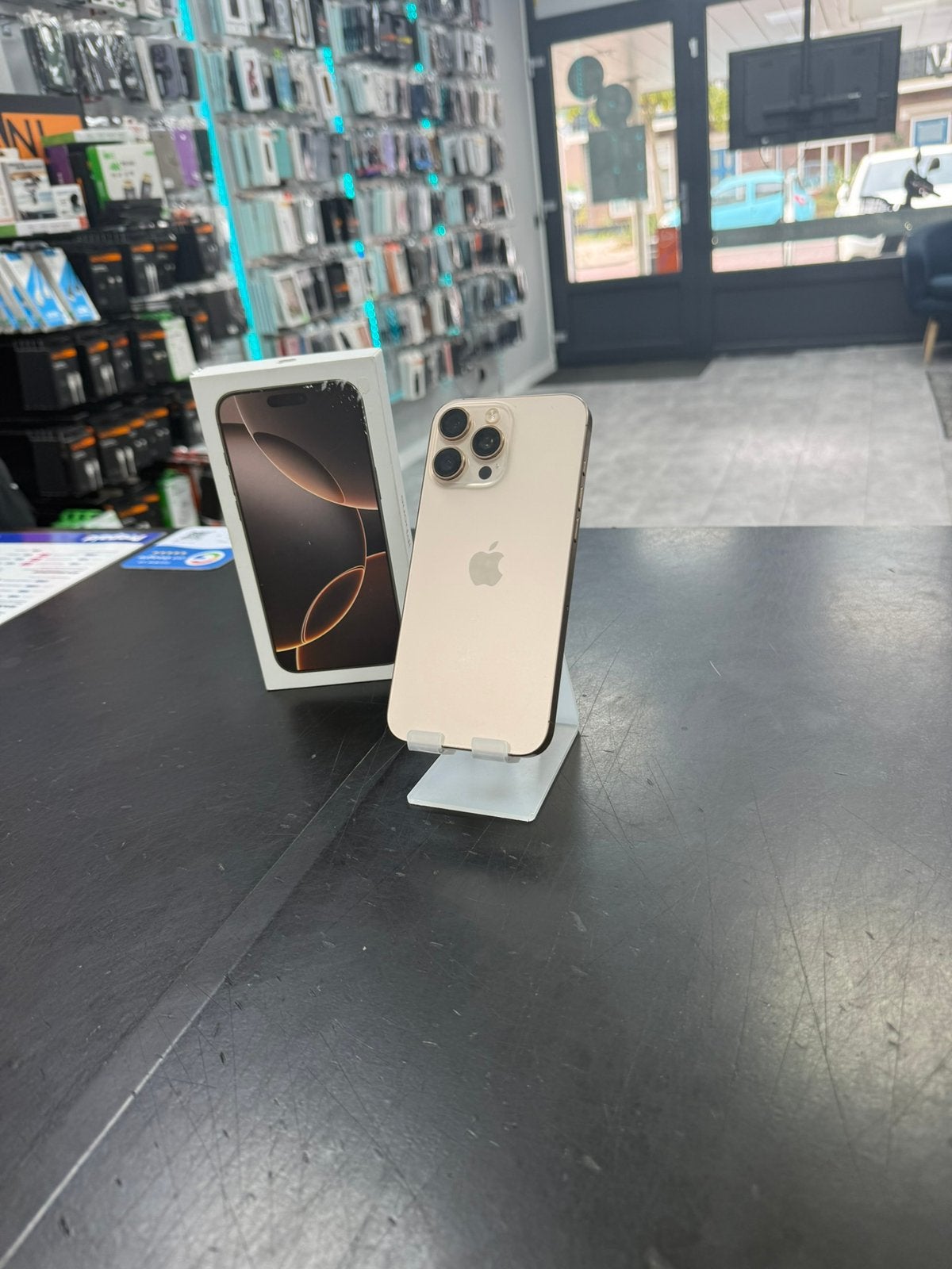 Foto 6 van iPhone 16 Pro Max 256GB Rose Gold  – Accu 89%