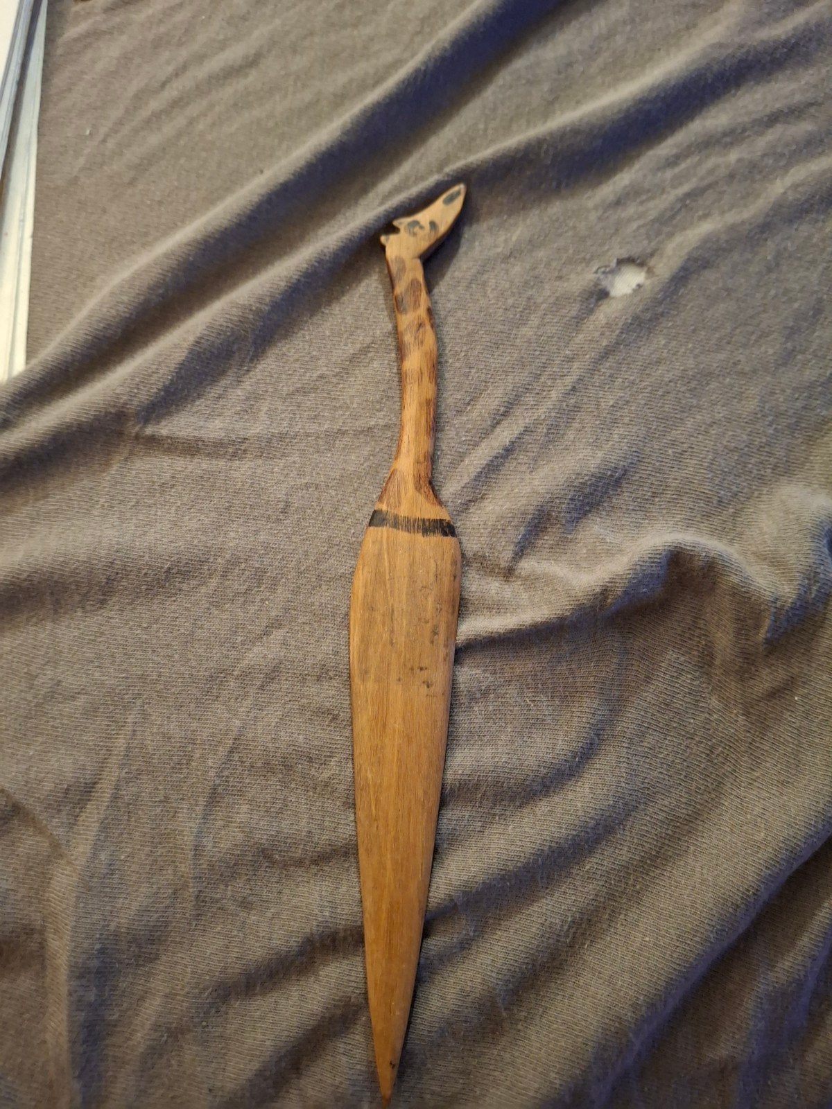 Houten giraf briefopener, handgesneden, Antiek en Kunst, Kunst | Beelden en Houtsnijwerken, Minder dan 20 cm, Hout, Bruin, Overige stijlen