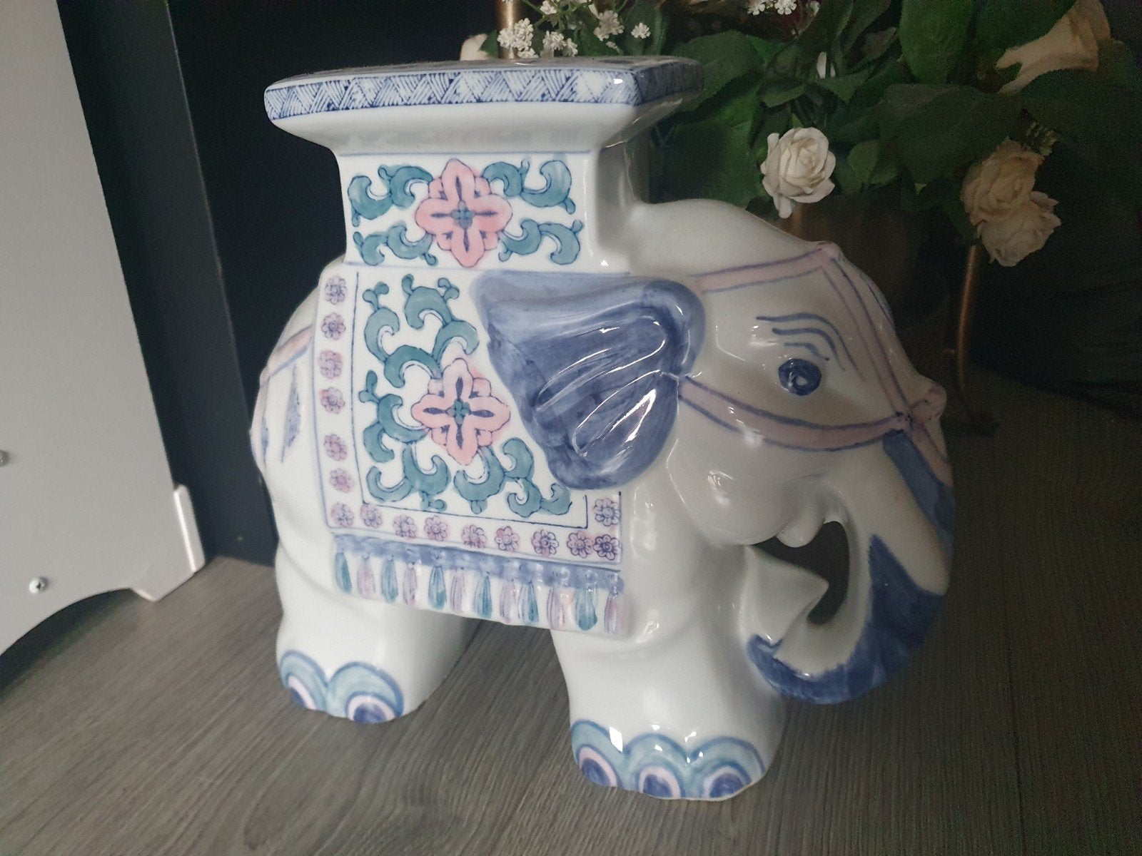 Decoratieve keramische olifant - Oosters design, Meerkleurig, Ophalen of Verzenden, Steen/keramiek, Oosters