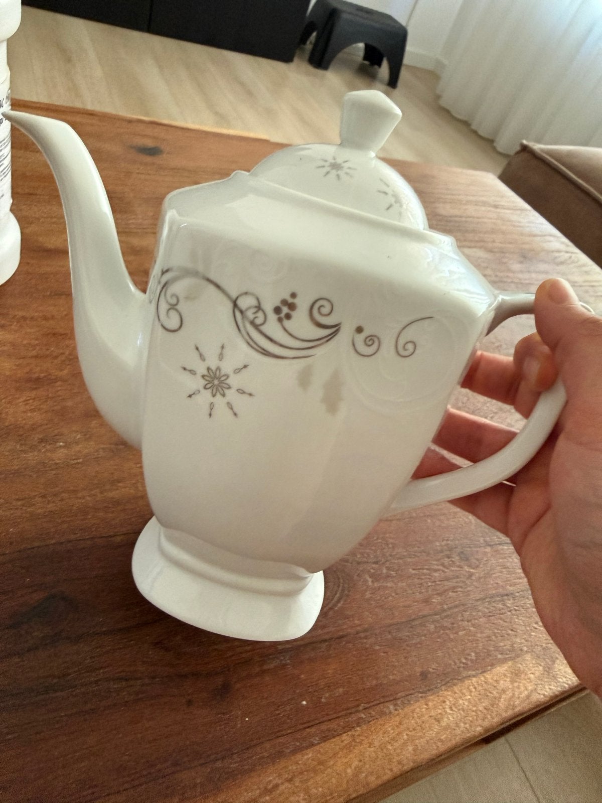 Witte theepot met decoratie - nieuw, Huis en Inrichting, Keuken | Servies, Ophalen of Verzenden, Zo goed als nieuw, Keramiek, Theepot