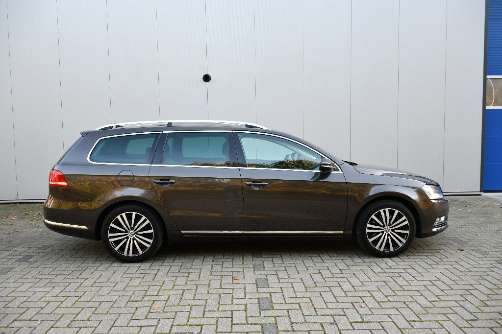 Volkswagen Passat 1.4 TSI Executive Highline DSG|Trekh|Pano, Auto's, Bruin, 122 pk, Origineel Nederlands, Particulier