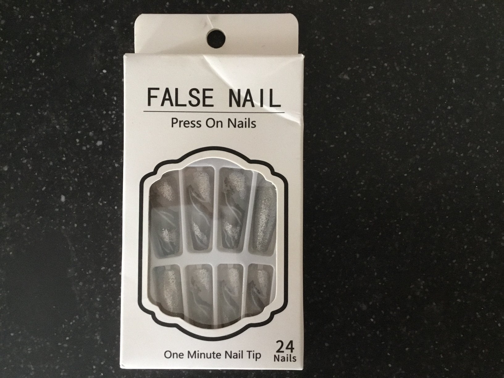 Nieuwe complete set press on nails, 24 stuks, Ophalen of Verzenden, Nieuw, Handen en Nagels
