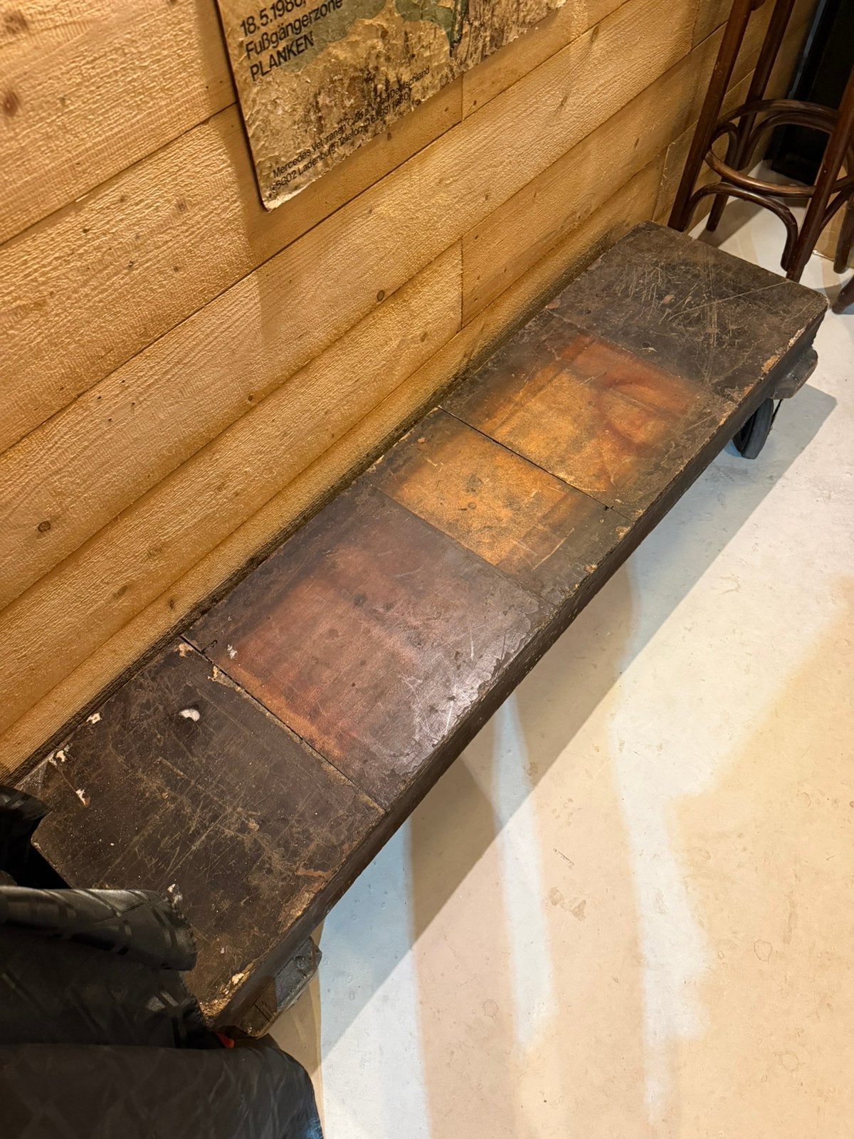 Industriele sidetable op wielen onderstel vintage, Ophalen