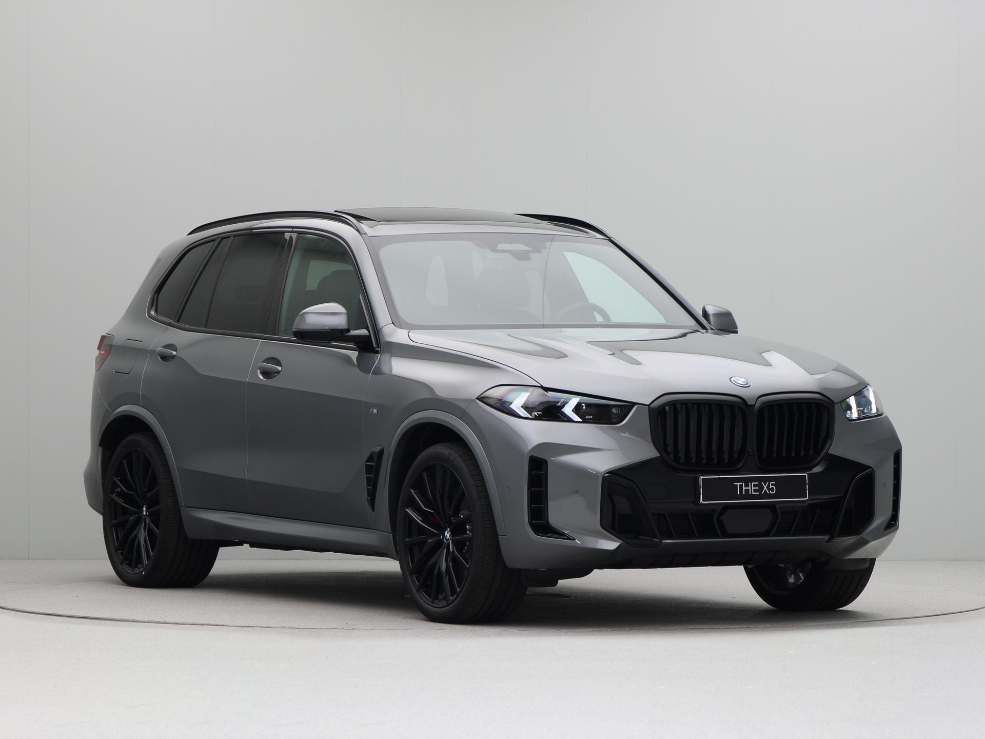 BMW X5 xDrive50e M Performance parts (bj 2026, automaat), Auto's, Automaat, 2395 kg, Overige brandstoffen, Leder