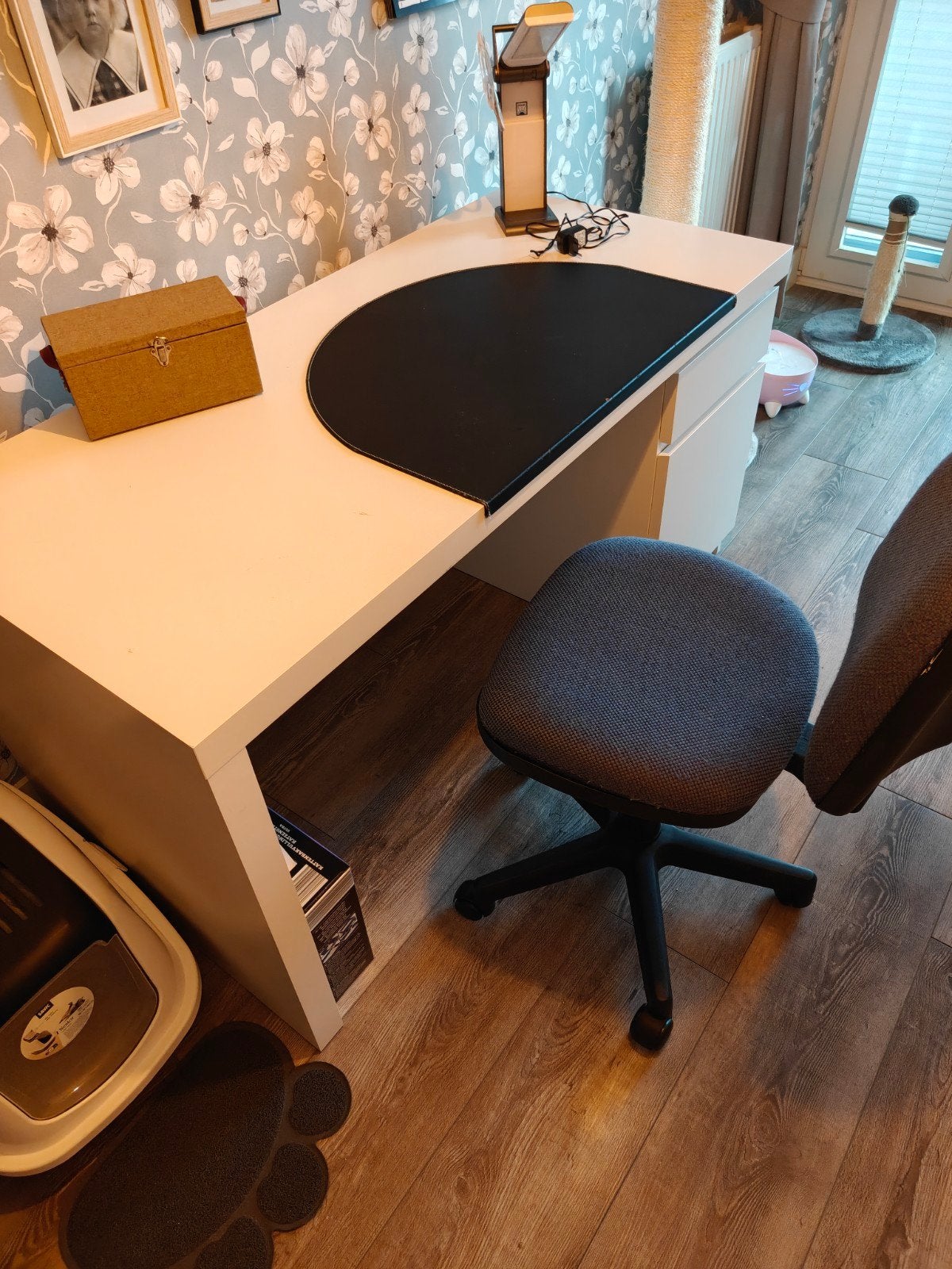IKEA MALM Bureau wit, 140x65 cm met lades, Gebruikt, Spaanplaat of MDF, Ophalen of Verzenden, IKEA