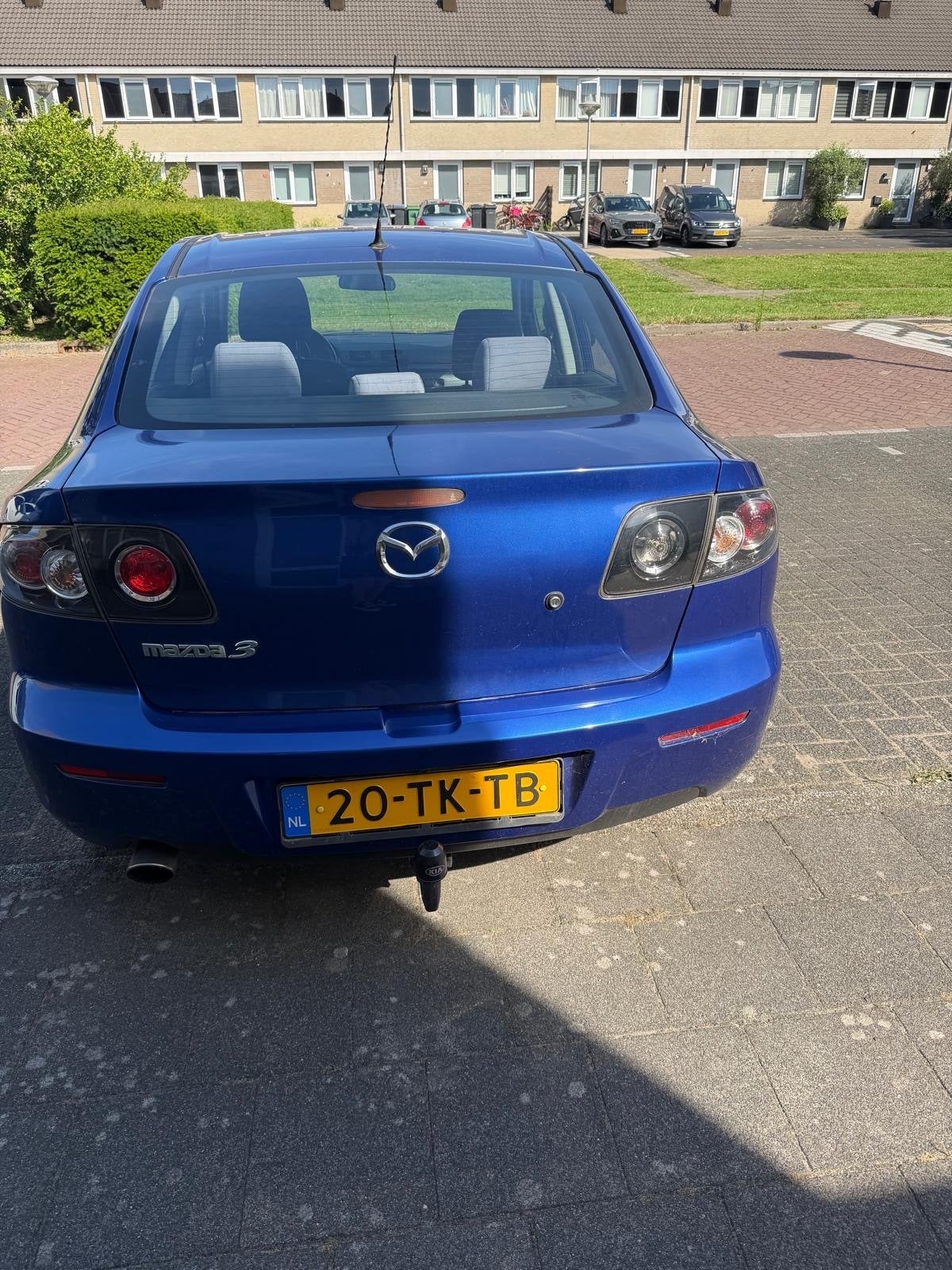 Mazda 3 1.6 Sedan 2006 Blauw, Voorwielaandrijving, 4 cilinders, Blauw, 49 €/maand