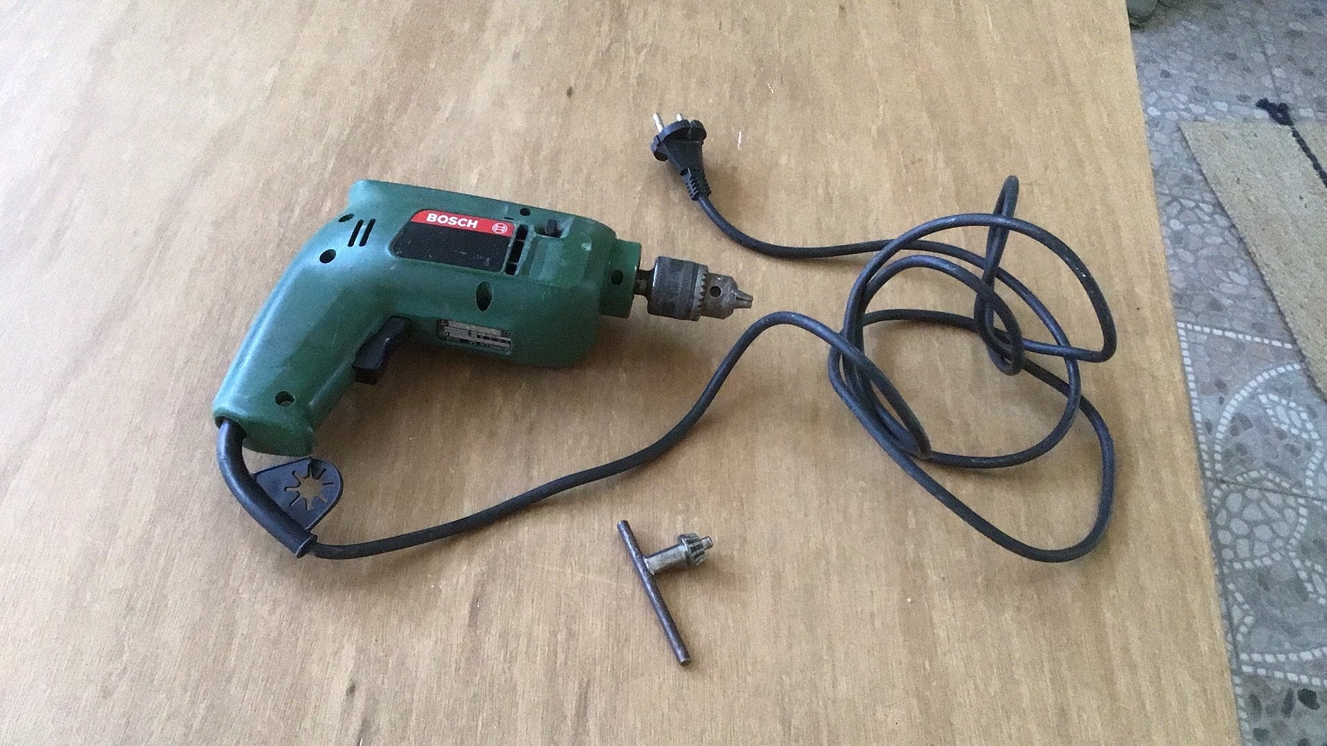 Boormachine. BOSCH., Doe-het-zelf en Verbouw, Gereedschap | Boormachines, Ophalen, Boormachine