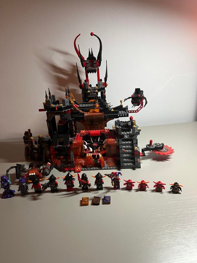 LEGO Nexo Knights Jestro's Vulkaanbasis 70323, Gebruikt, Lego, Ophalen of Verzenden, Compleet
