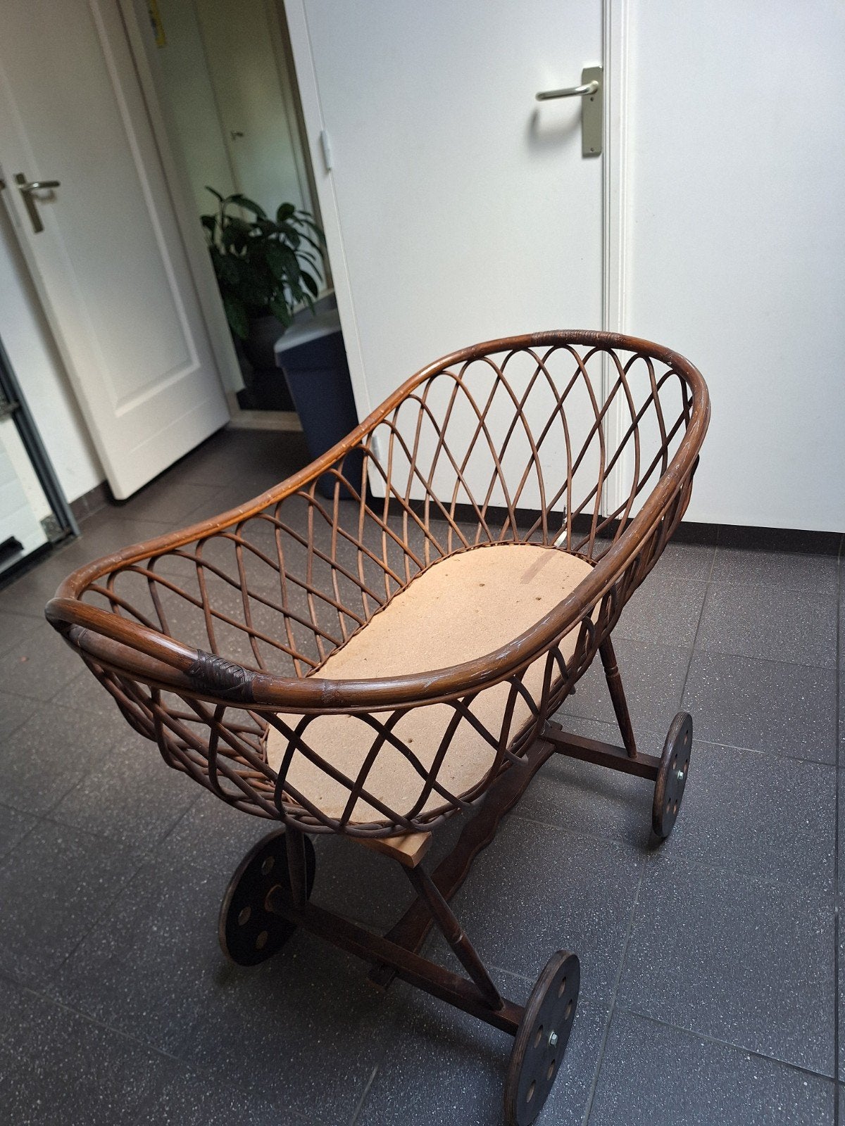 babywieg zonder hemeltje, Ophalen of Verzenden, Zo goed als nieuw, Wieg
