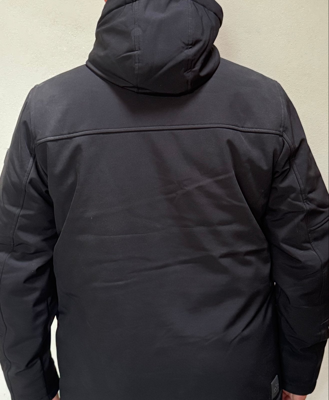 Nieuwe zwarte winterjas - Kjelvik - Verkeerde maat, Kleding | Heren, Ophalen of Verzenden, Nieuw, Maat 52/54 (L), Zwart