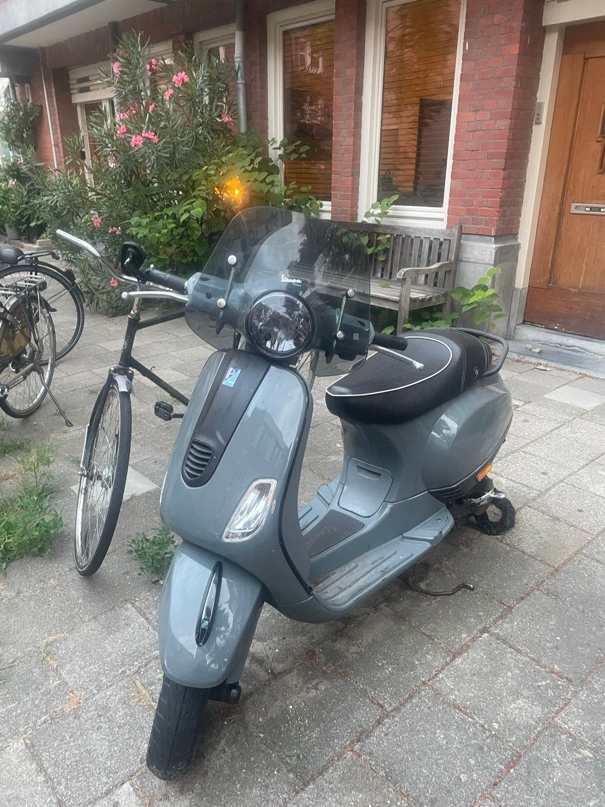 Vespa lx 50 2 takt - grijs, Fietsen en Brommers, Scooters | Vespa, Ophalen, Gebruikt, Maximaal 45 km/u, Benzine