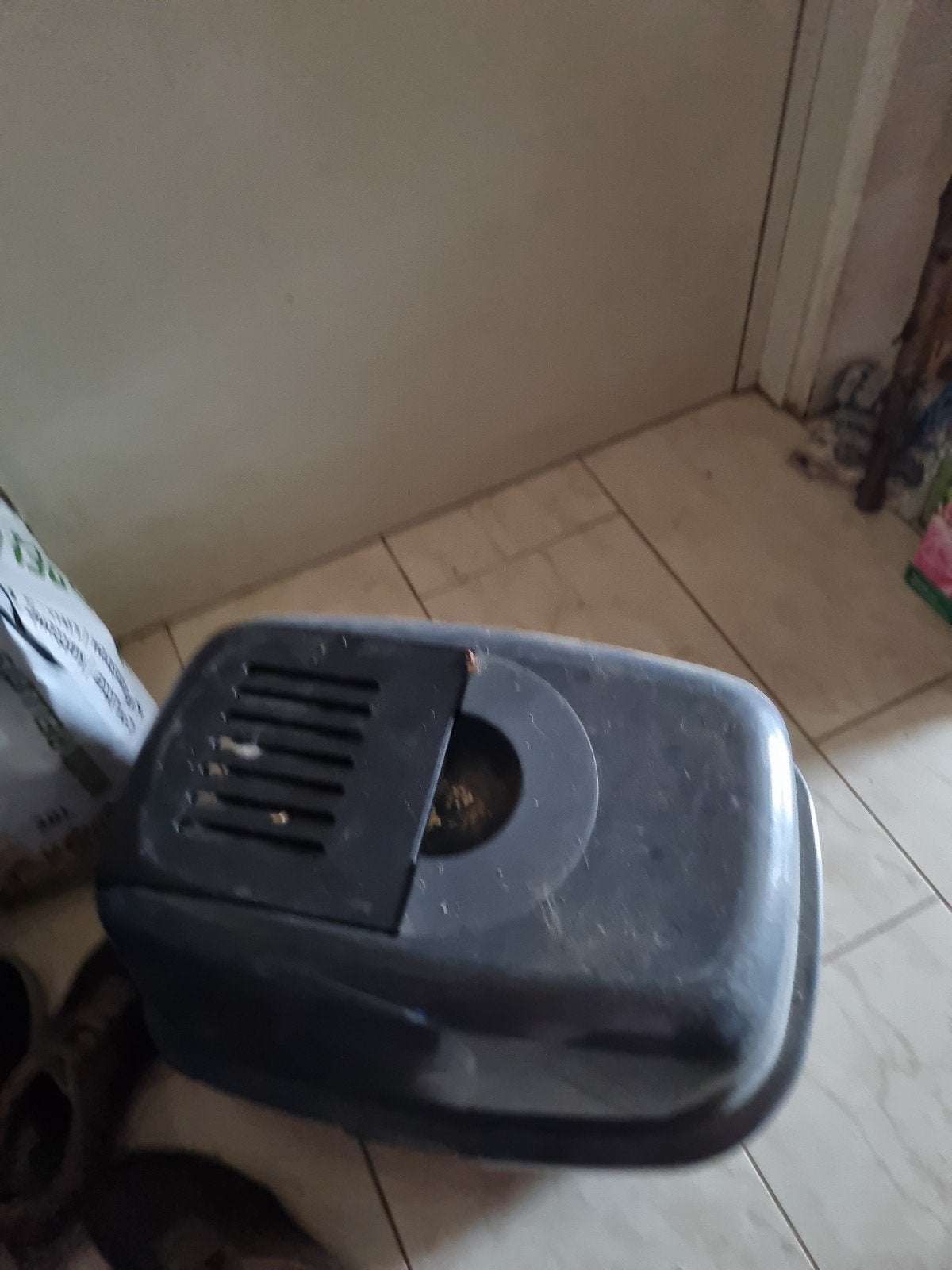 peewee katten bak met deksel, Ophalen, Gebruikt, Gesloten