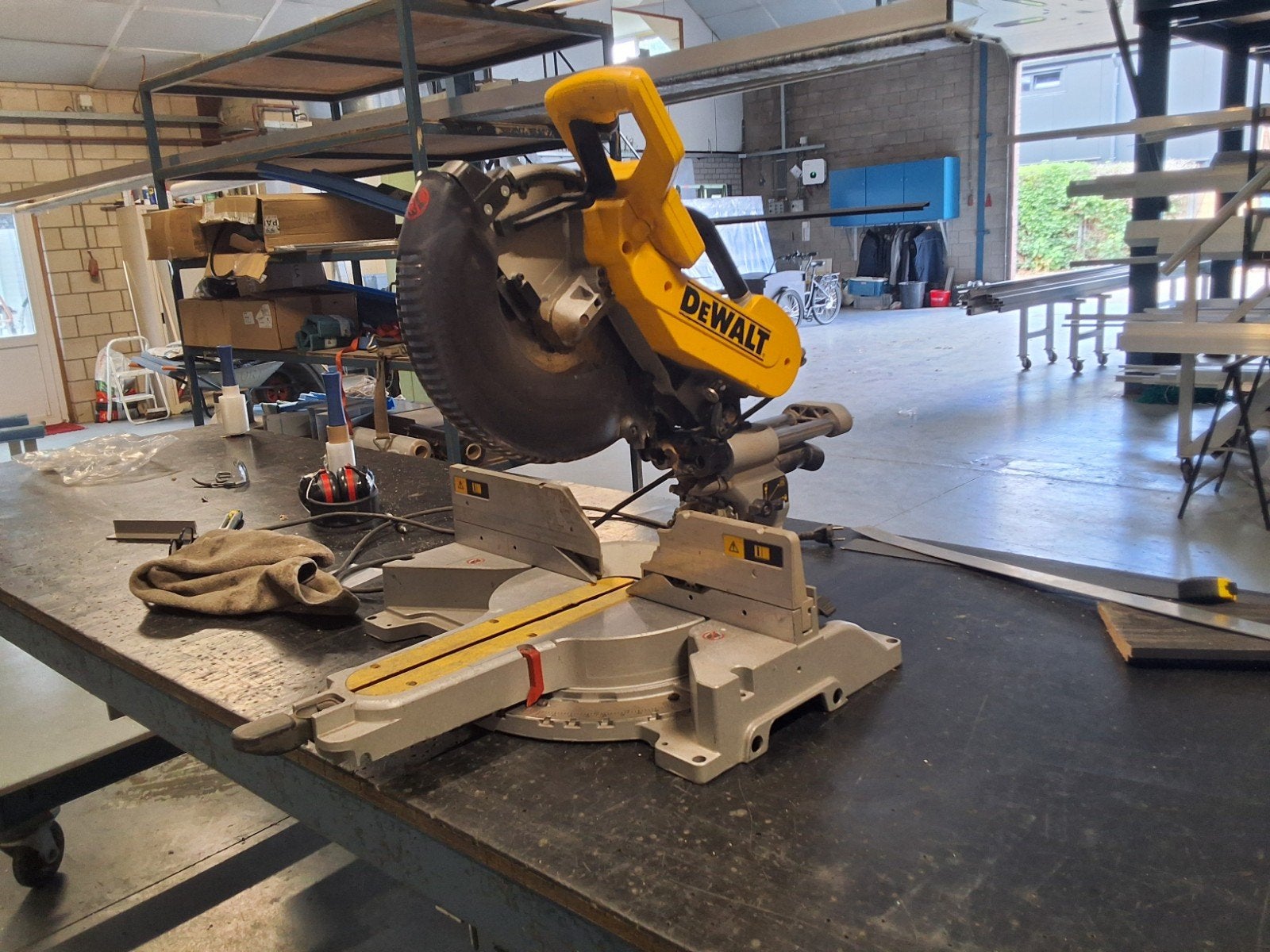 DeWalt DW718-QS Afkortzaag - Krachtig en Betrouwbaar, Gebruikt, DeWalt, 70 mm of meer, Ophalen of Verzenden