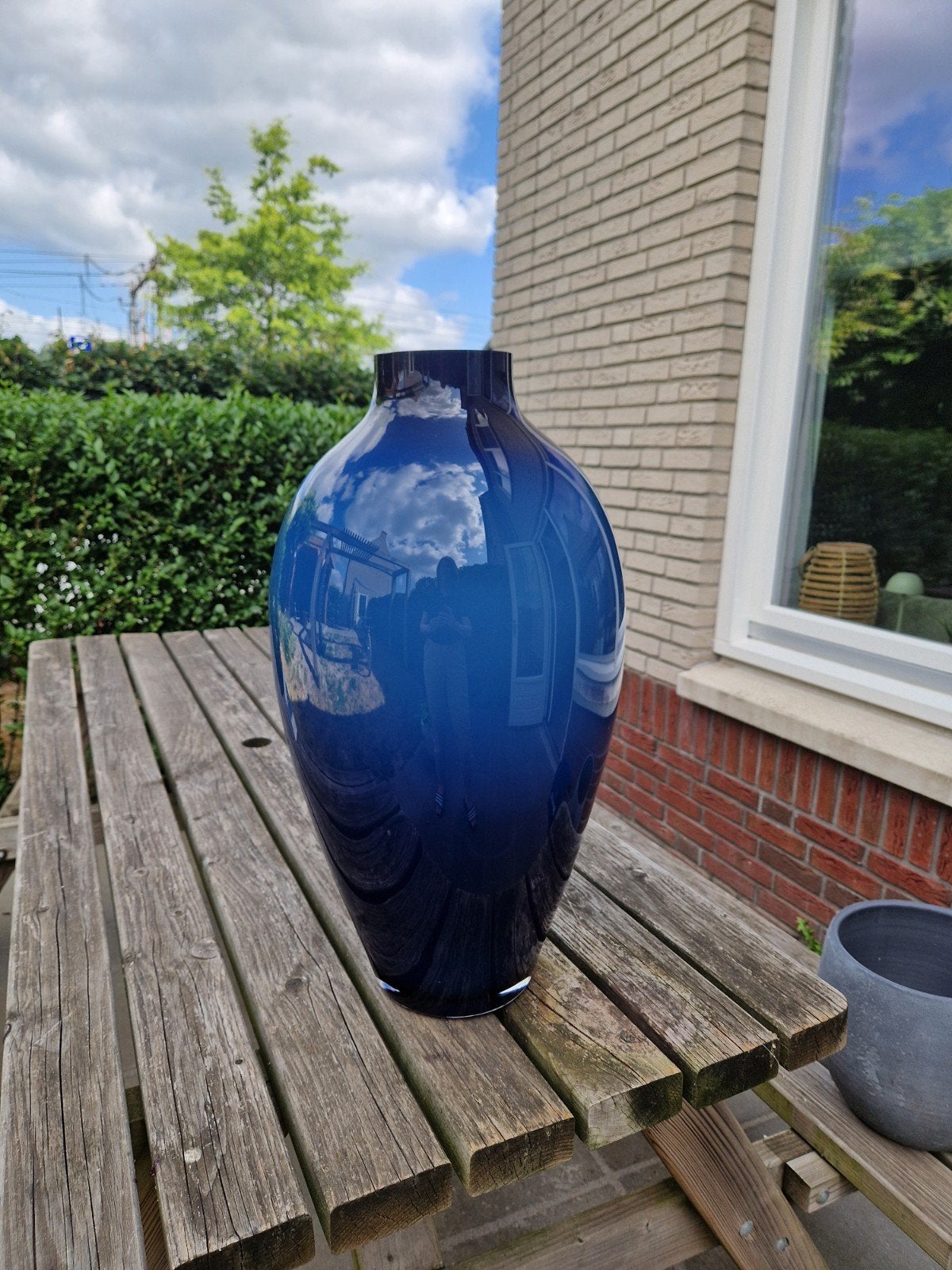 Grote blauwe glazen vaas 55 cm, Huis en Inrichting, Woonaccessoires | Vazen, Ophalen, Handgemaakt, Blauw, Glas