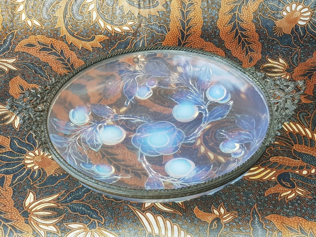Prachtige antieke schaal uit Frankrijk opalineglas en brons., Ophalen of Verzenden