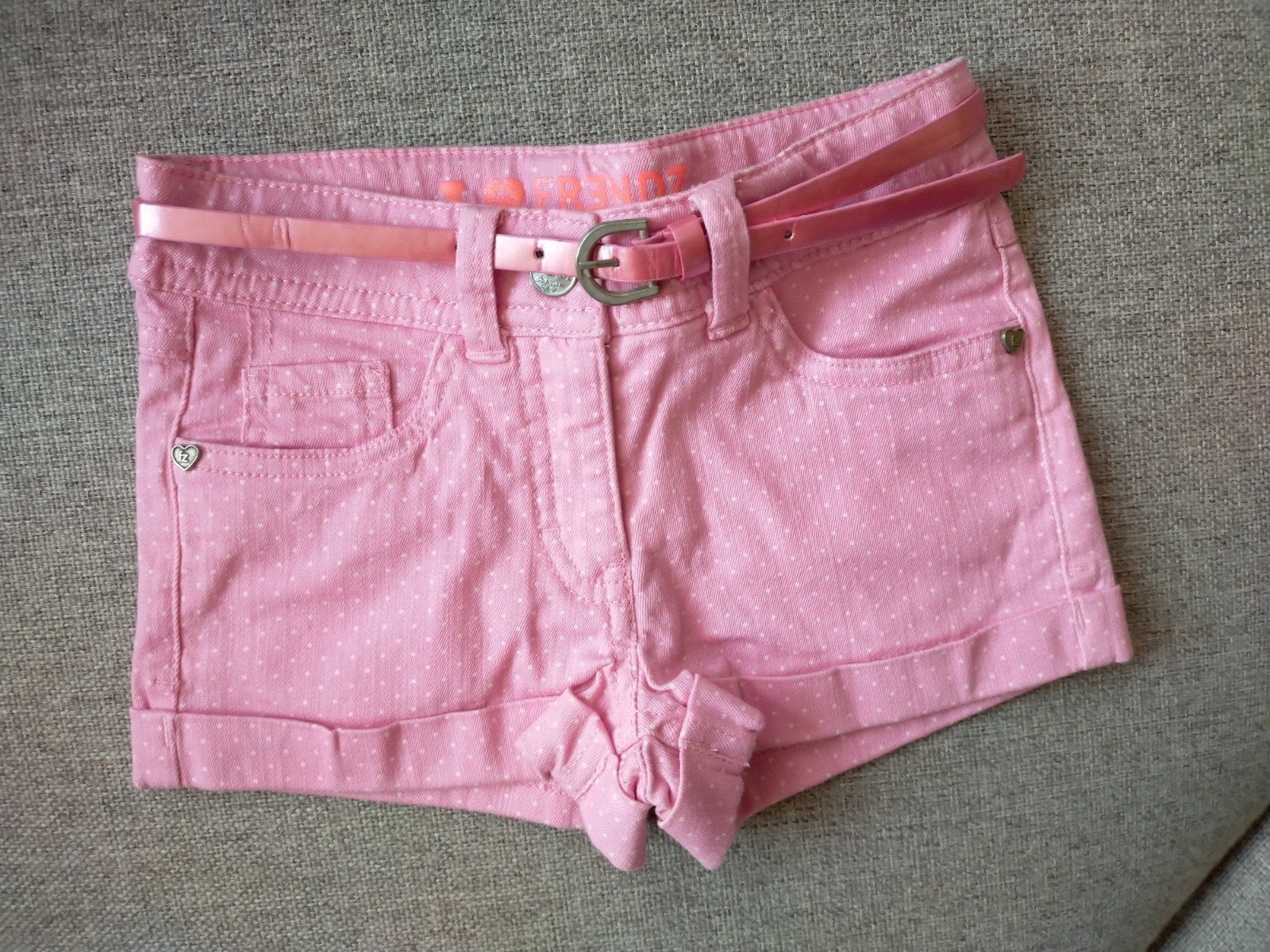 Zgan! Mooie roze shorts / korte broek van Frendz. Mt 104, Kinderen en Baby's, Broek, Meisje, Frendz, Ophalen of Verzenden