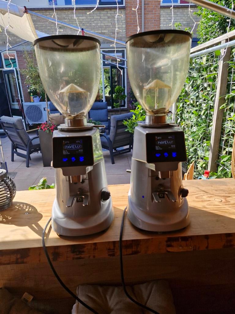 Professionele Pavelly Koffiemolens (2 stuks), Overige modellen, 10 kopjes of meer, Zo goed als nieuw, Koffiebonen
