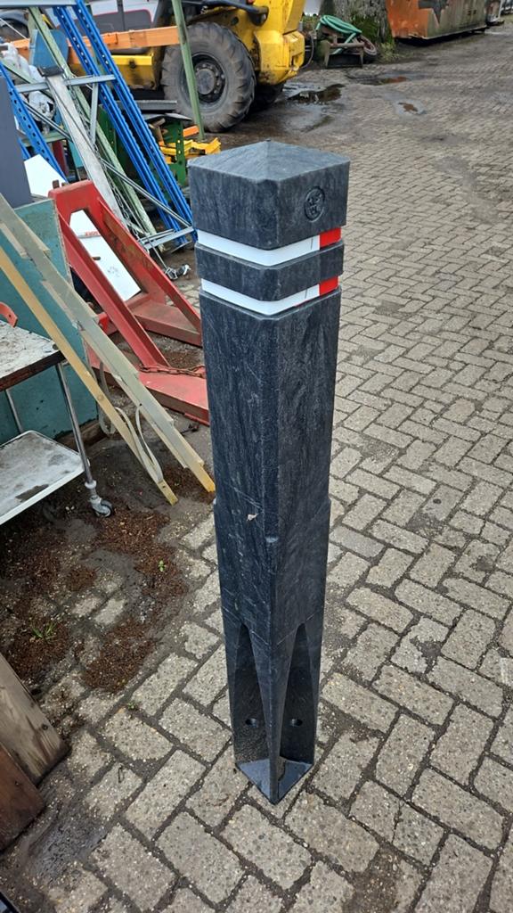 Zwart kunstofpaaltje met reflectie, Ophalen of Verzenden