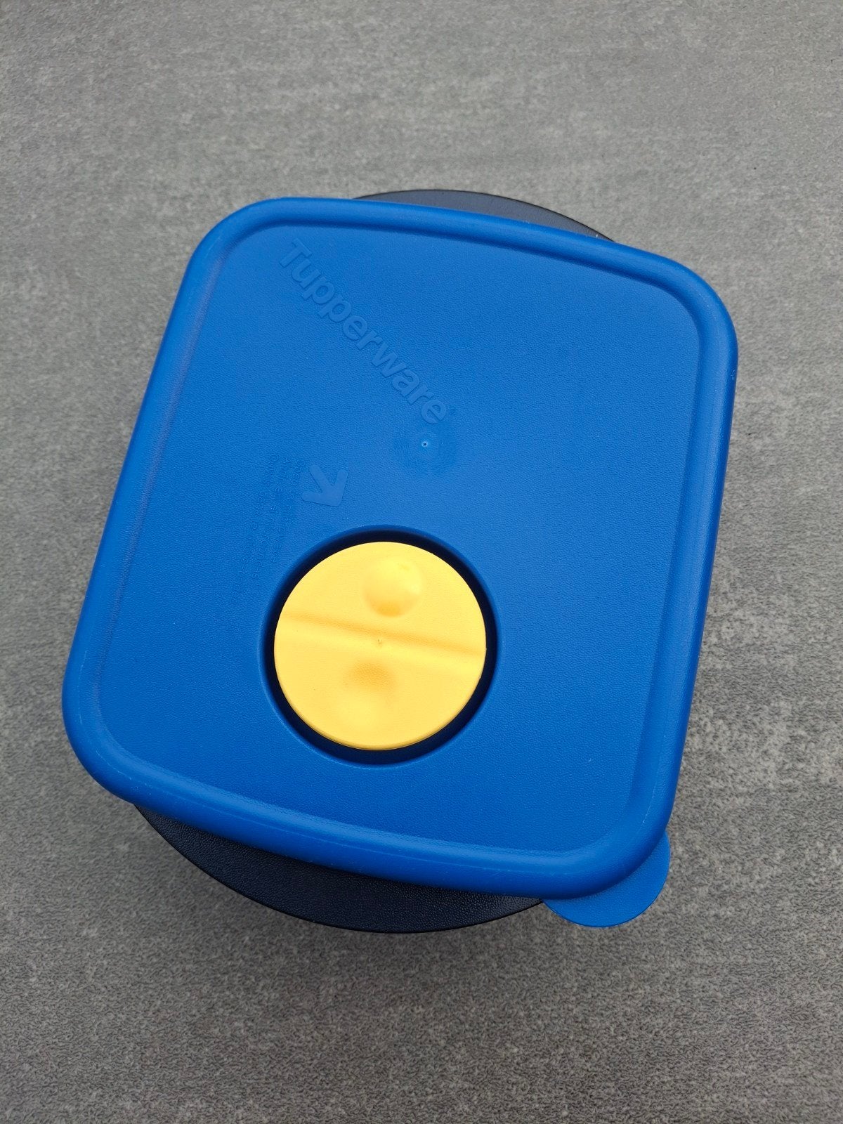 Tupperware bewaar- / magnetronschaal - Blauw, Gebruikt, 600 ml, Bewaardoos, Blauw