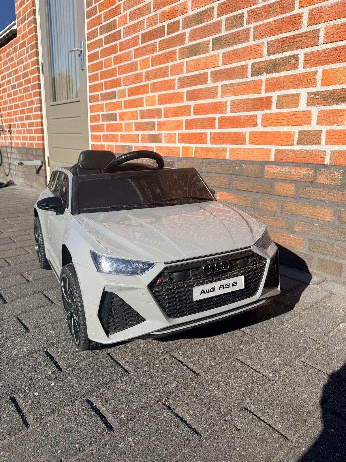 Audi RS6 elektrische kinderauto met afstandsbediening., Ophalen, Zo goed als nieuw