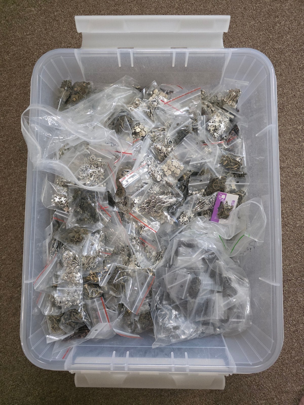 20 kg metalen bedels/kralen voor hobbyisten, Overige materialen, Gebruikt, 4 bedels of meer, Ophalen