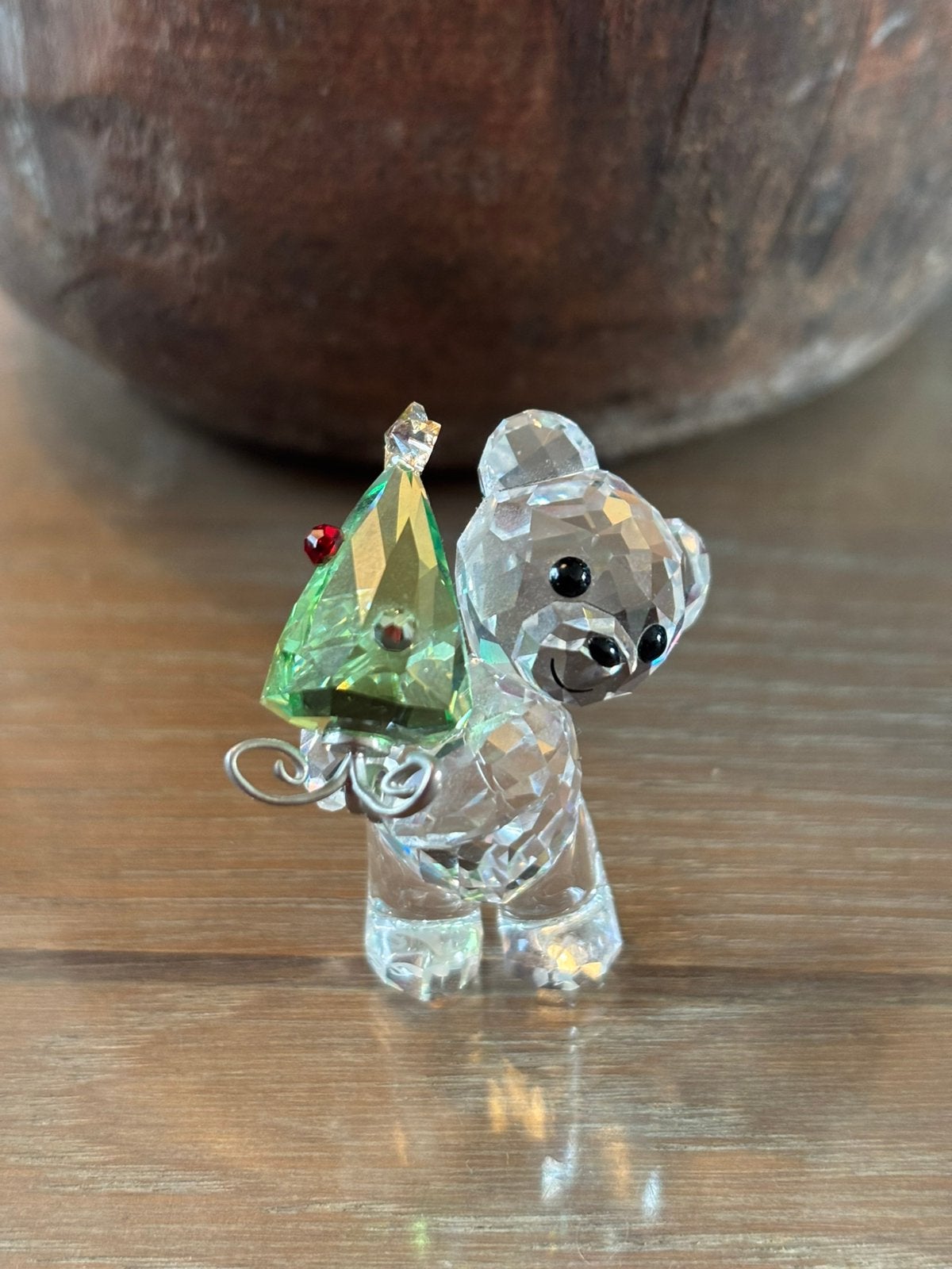 Swarovski kris beer met kerstboom, Verzamelen, Ophalen of Verzenden, Zo goed als nieuw, Figuurtje
