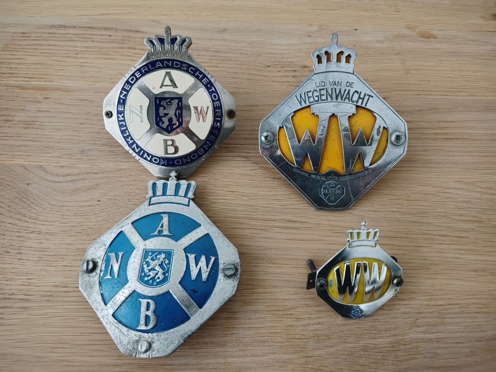 Anwb emblemen 4 soorten, Verzamelen, Speldjes, Pins en Buttons, Ophalen, Gebruikt, Overige onderwerpen