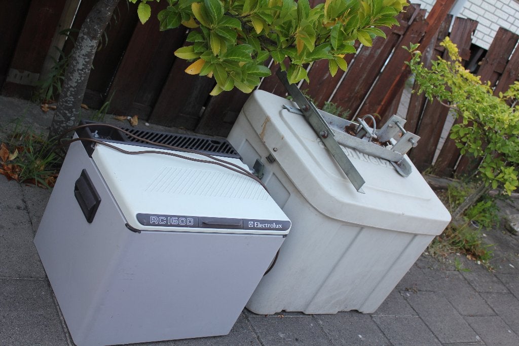 opbergbak en de koelkast 12 v, Caravans en Kamperen, Koelboxen, Ophalen, Gebruikt, Koelelement