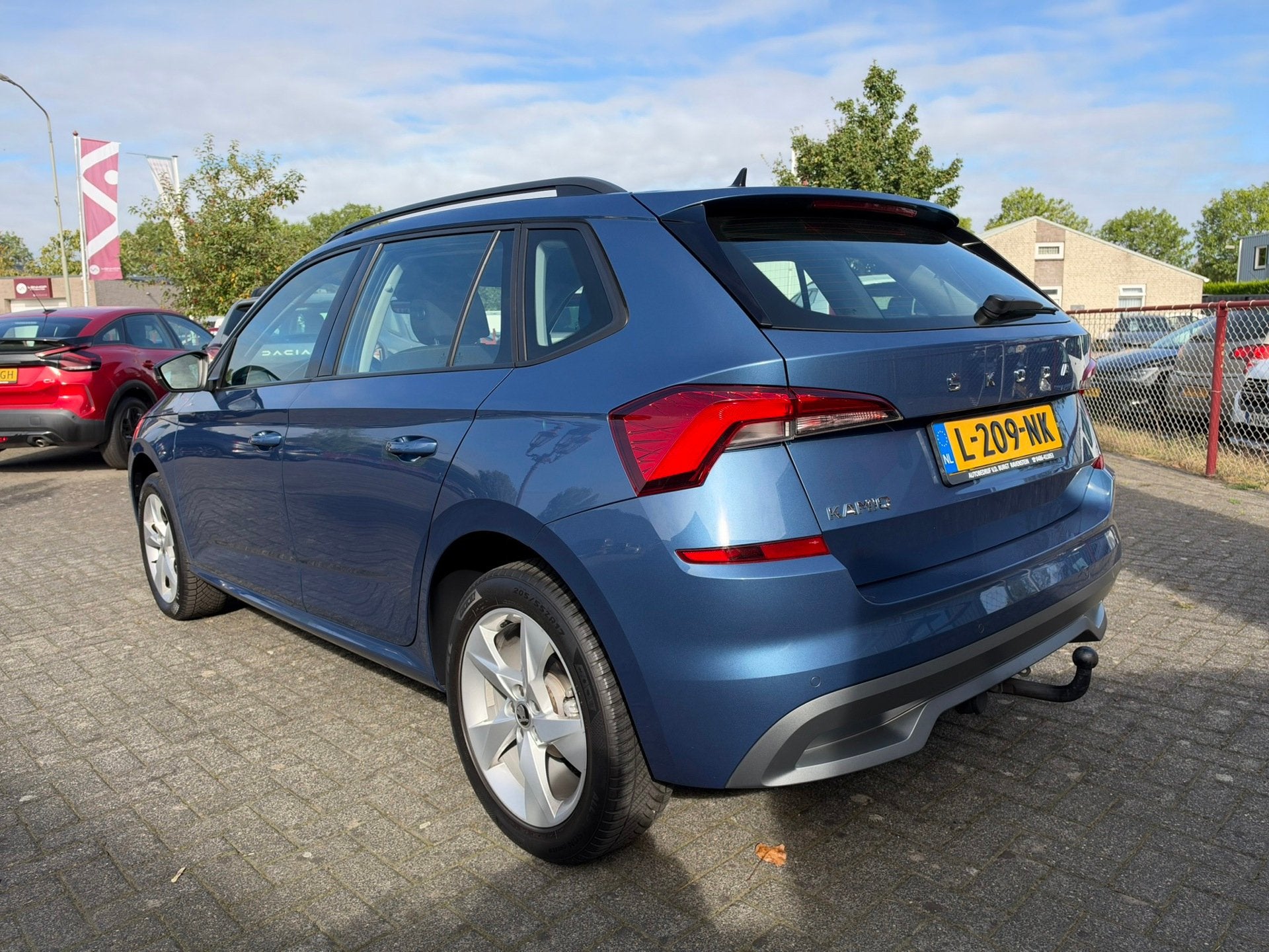Skoda Kamiq 1.0 TSI Business Edition | Trekhaak | Apple Carp, Auto's, Stof, Gebruikt, Met garantie (alle), Blauw