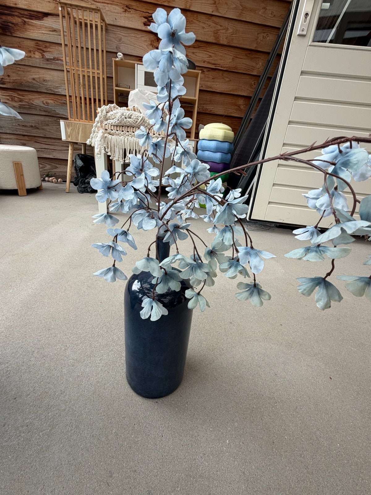 Donkerblauwe vaas met kunstbloemen, Ophalen, Blauw, Inclusief decoratie, Zo goed als nieuw