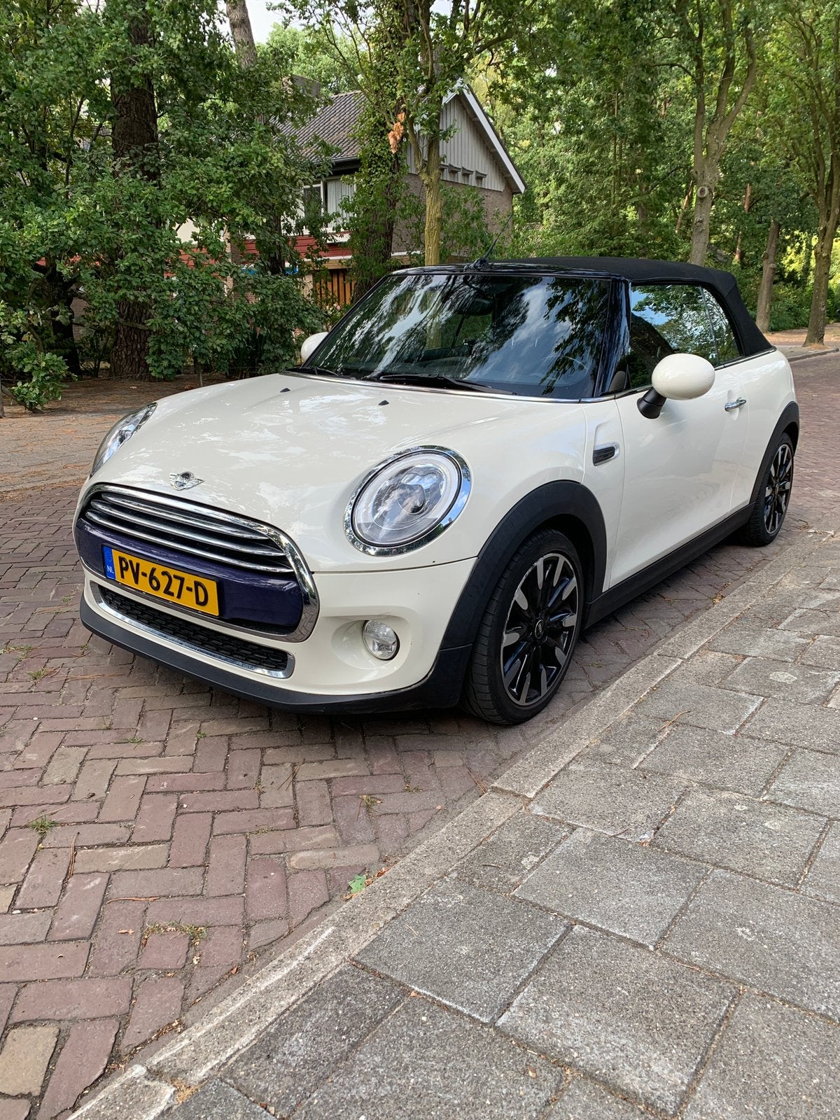 MINI Cooper Cabrio AUT 2016 Wit, Auto's, 136 pk, Zwart, Cabriolet, 4 stoelen