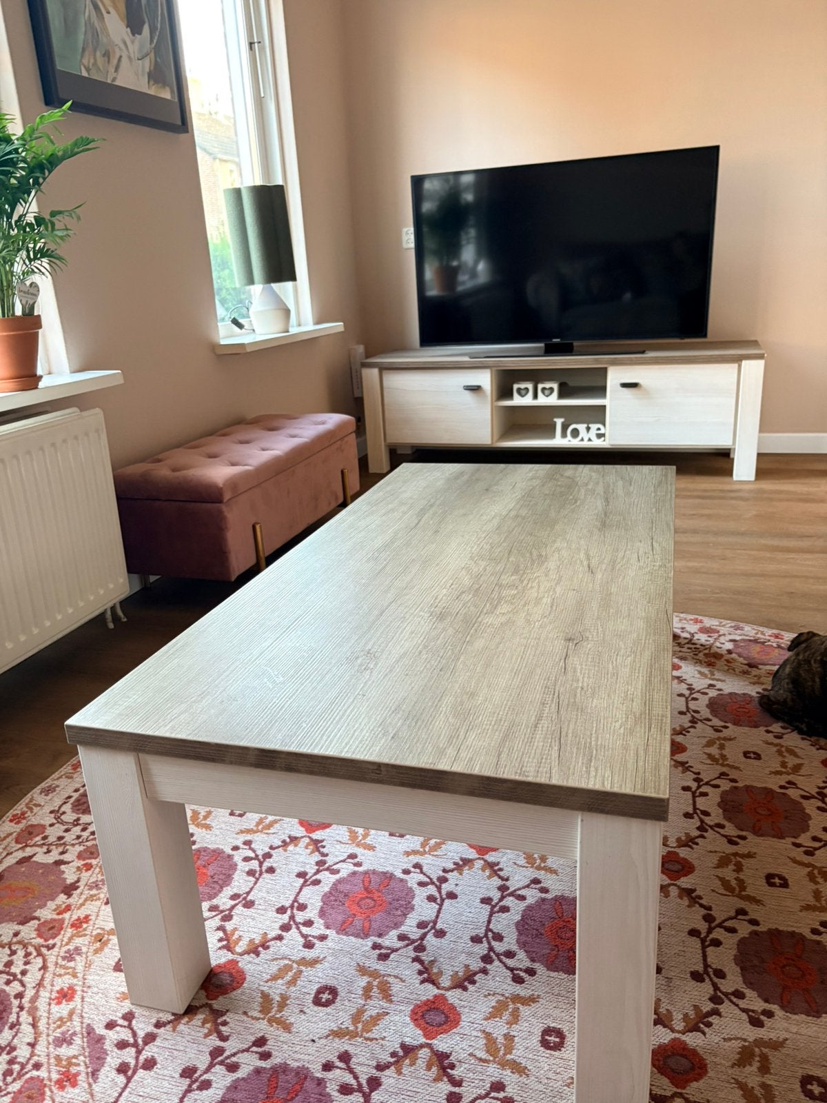 Salontafel met houtlook blad en witte poten, Ophalen, Gebruikt, 100 tot 150 cm, 50 tot 100 cm