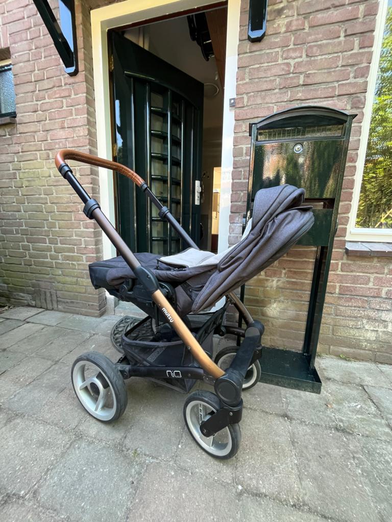 Mutsy Nio Combiwagen met reiswieg en zitje + Maxi-Cosi adapt, Kinderen en Baby's, Kinderwagens en Combinaties, Ophalen of Verzenden