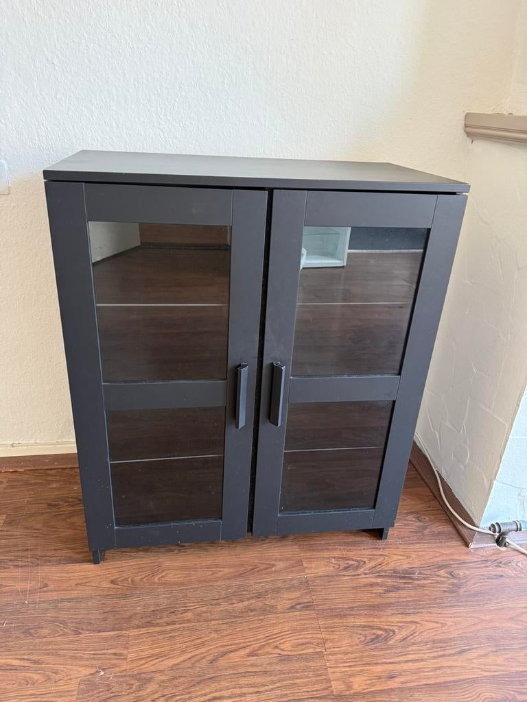 Vitrinekast met glazen deuren (Ikea), Ophalen, Kunststof, 50 tot 100 cm, Minder dan 100 cm