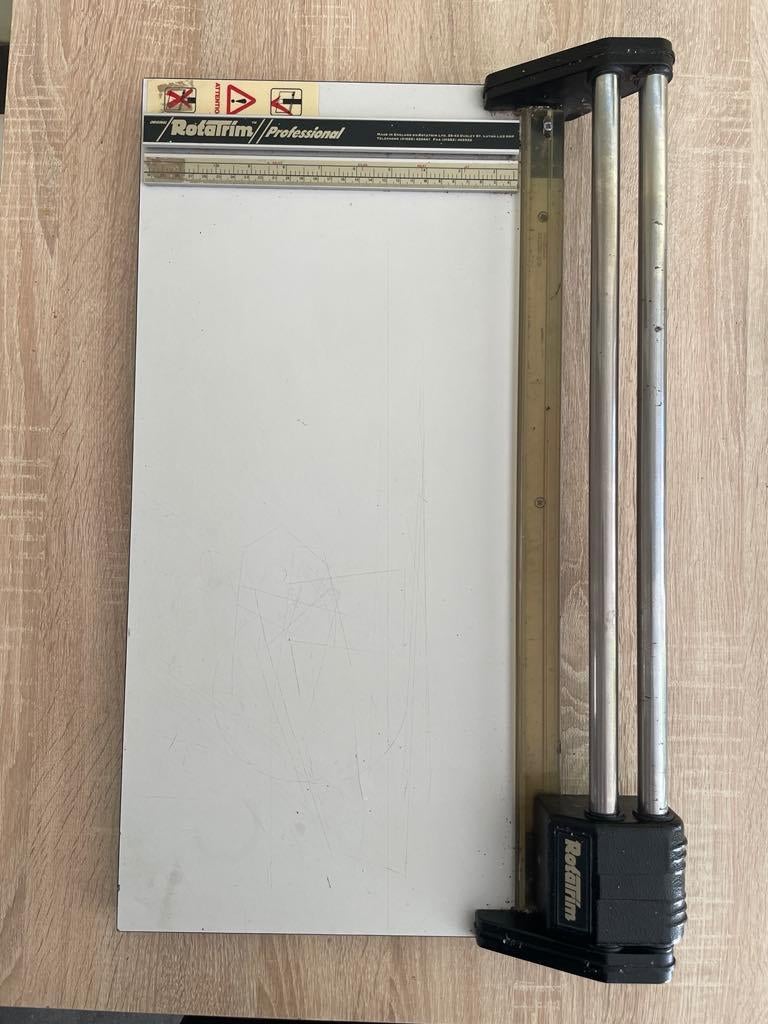 professionele papier snijmachine, Geschikt voor snijden, Gebruikt, Gereedschap of Toebehoren, Ophalen of Verzenden