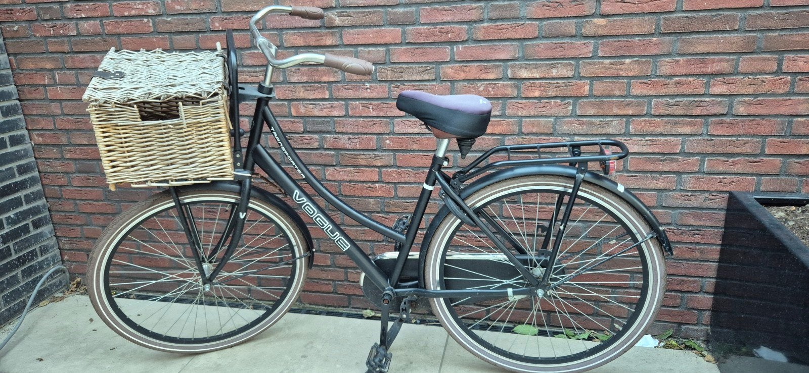 Vogue Damesfiets met Mand - Zwart, Velgrem, Zo goed als nieuw, 50 tot 53 cm, Ophalen