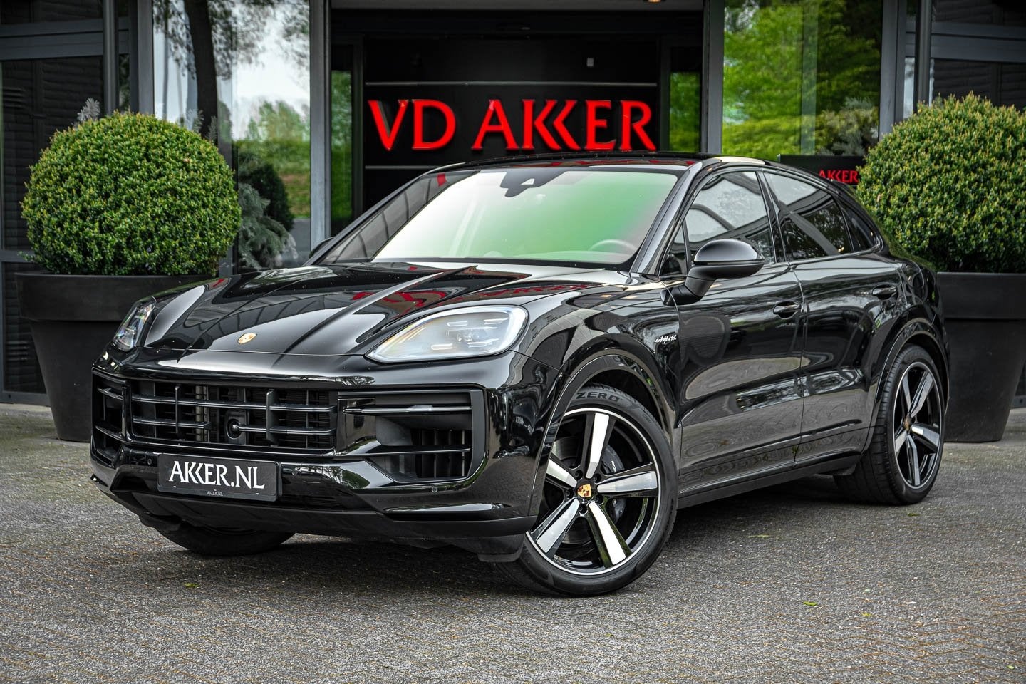 Porsche Cayenne Coupé E-Hybrid SportDesign Np.144k | Luchtv, Auto's, Automaat, Cayenne, Gebruikt, Zwart