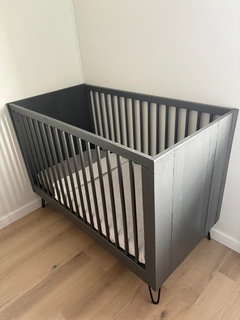 Stoer Ledikant met verstelbare lattenbodem + IKEA matras, Ophalen, Gebruikt
