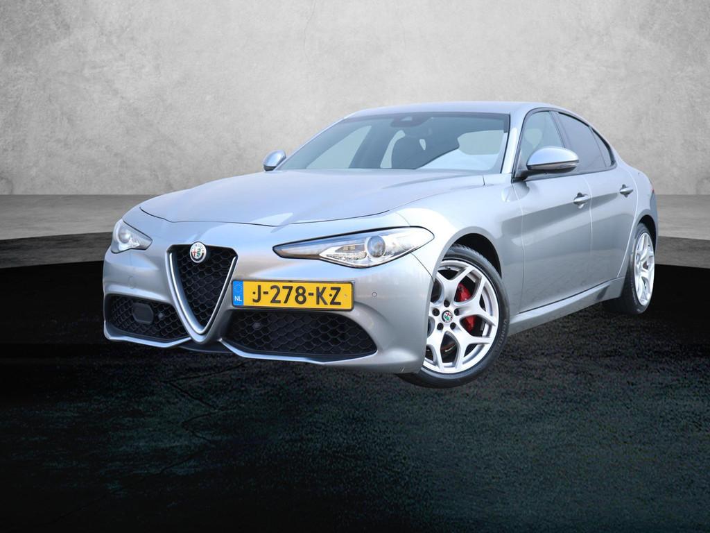 Alfa Romeo Giulia 200pk Super | 1ste eigenaar | Camera | LEE, Auto's, Automaat, 745 kg, Achterwielaandrijving, Gebruikt