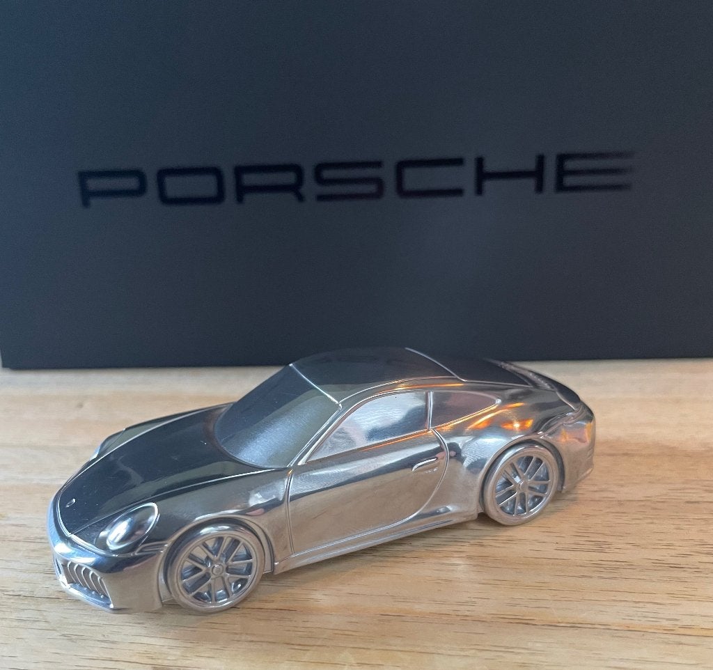 Porsche 911 (992.2)  chroom aluminium paperweight, Hobby en Vrije tijd, Modelauto's | 1:43, Ophalen of Verzenden, Nieuw, Auto