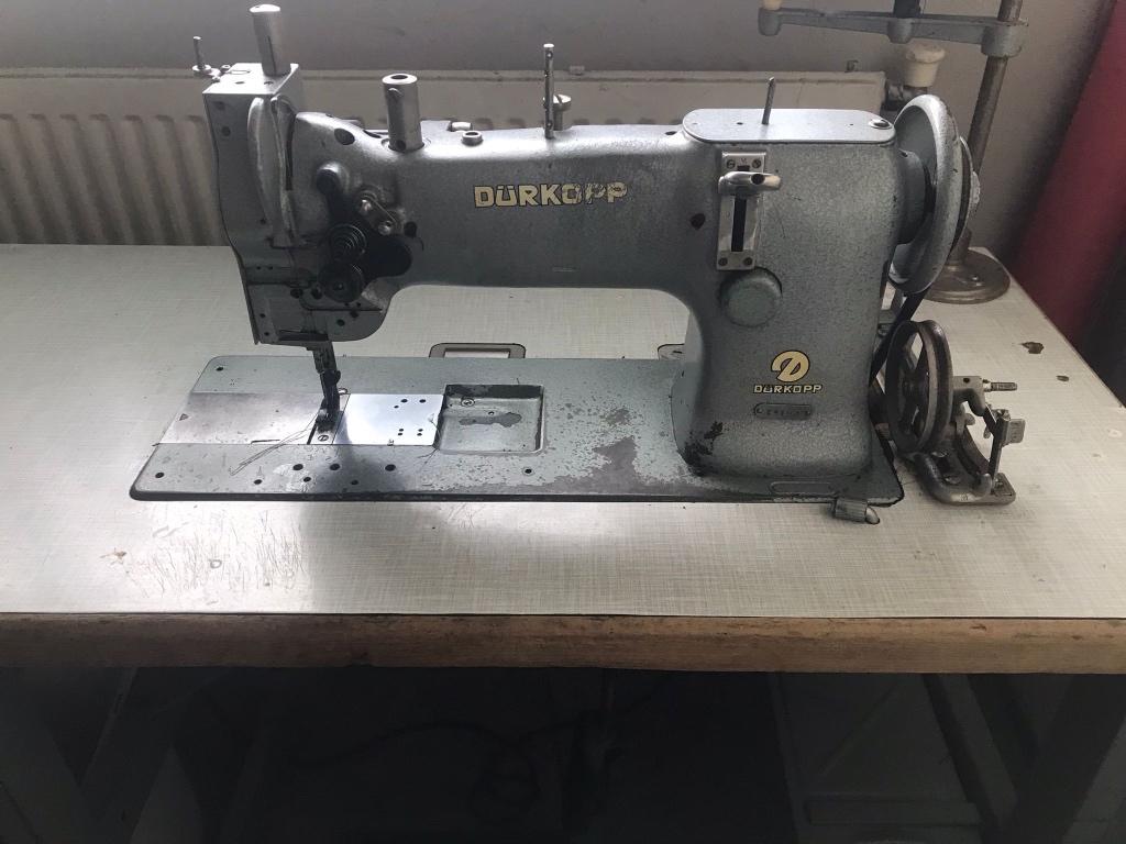 Naaimachine voor zware- en lederen stoffen, Gebruikt, Naaimachine, Industrieel, Ophalen